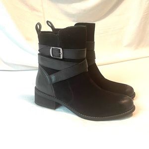 Earth Black Ankle Boots Low Heel Buckles Straps 7